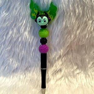 Disney’s Maleficent tsum tsum beaded pen, new